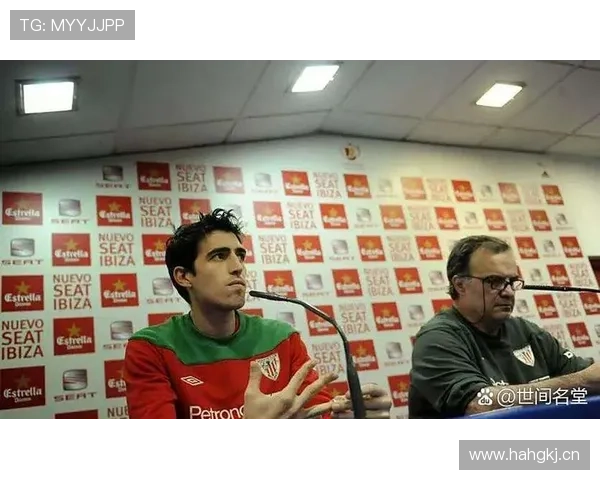 曼联重建逻辑面临短期成绩与长期体系冲突，对赛季发展走势带来双重压力