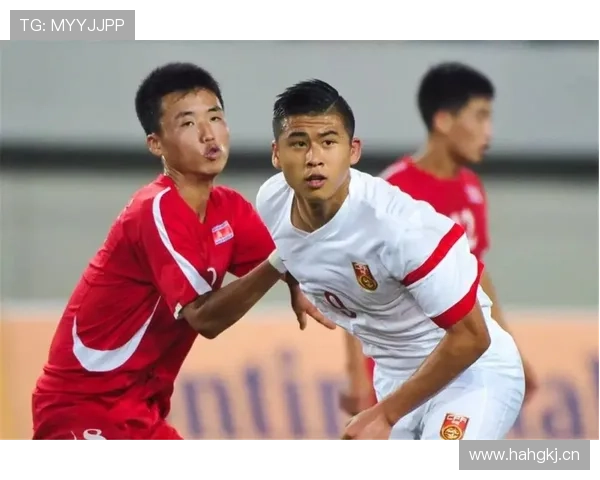 张玉宁戴金链拎菜篮，豪门气场和邻家感同框我笑岔气